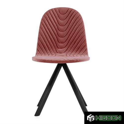 Dining chair with a velvet seat and metal feet 